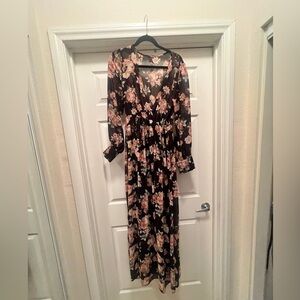 NEW Xtaren Women's Black and Pink Floral Long Sleeve Maxi Dress Size Medium